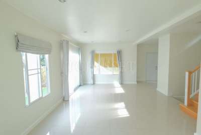 ม.ภัสสรไพรด์ ศรีนครินทร์-เทพารักษ์