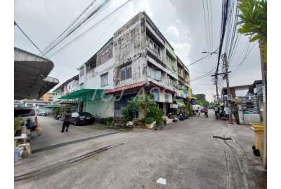 พึ่งมี 32 , สุขุมวิท 93