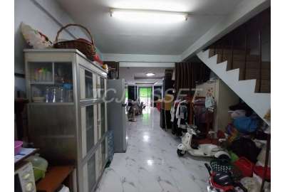 พึ่งมี 32 , สุขุมวิท 93