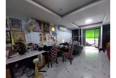 พึ่งมี 32 , สุขุมวิท 93