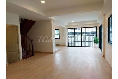 ม.ถาวรนิเวศน์ 2 : บางนา-ตราด ซอย12